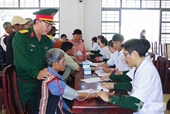 Military Hospital 15 and Corps 15 provide medical examinations and medicine for people in Gia Lai